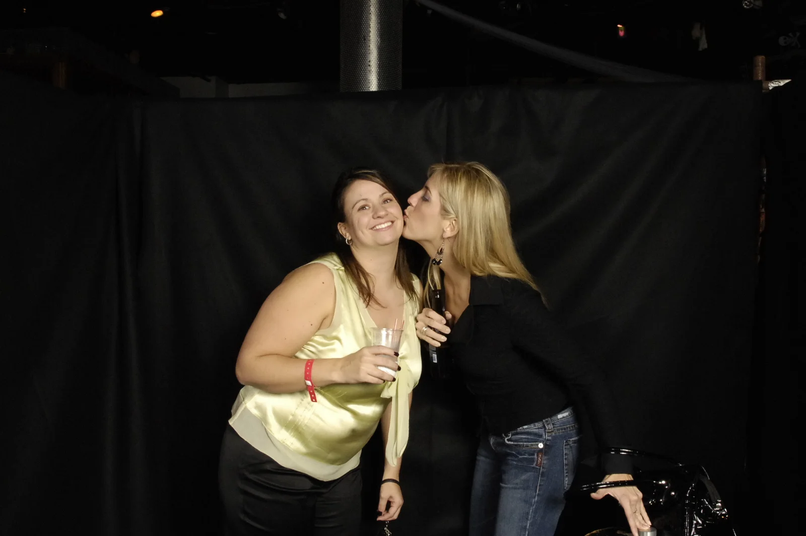 TBG 2006 Holiday Photobooth - 139.JPG