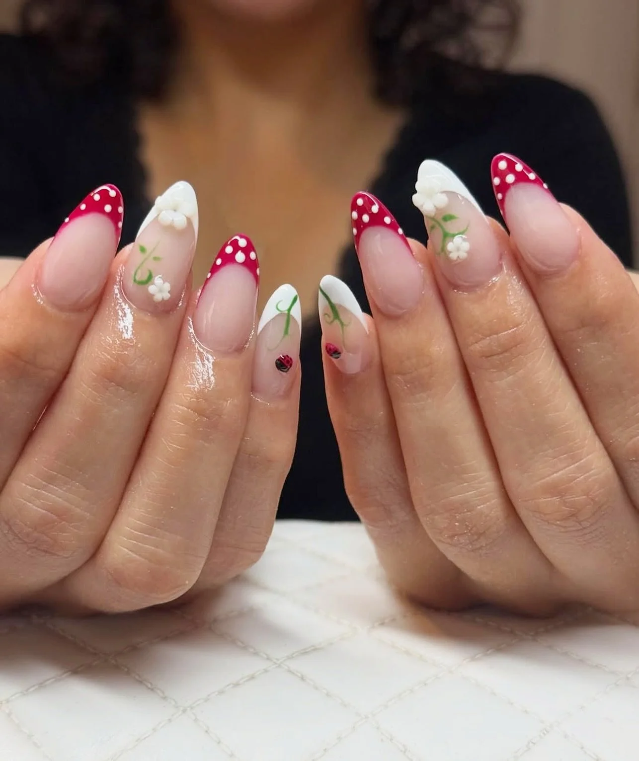 Cherry red French tips and tiny floral details ❤️🌼
Nails by @dianexnailz 

Book an appointment with us!

📍 Uptown Dallas, Texas
💻 verbenaparlor.com
📱 (214) 433 7359

💅 Services: Builder gel manicures, Russian manicure and pedicure, hard gel over
