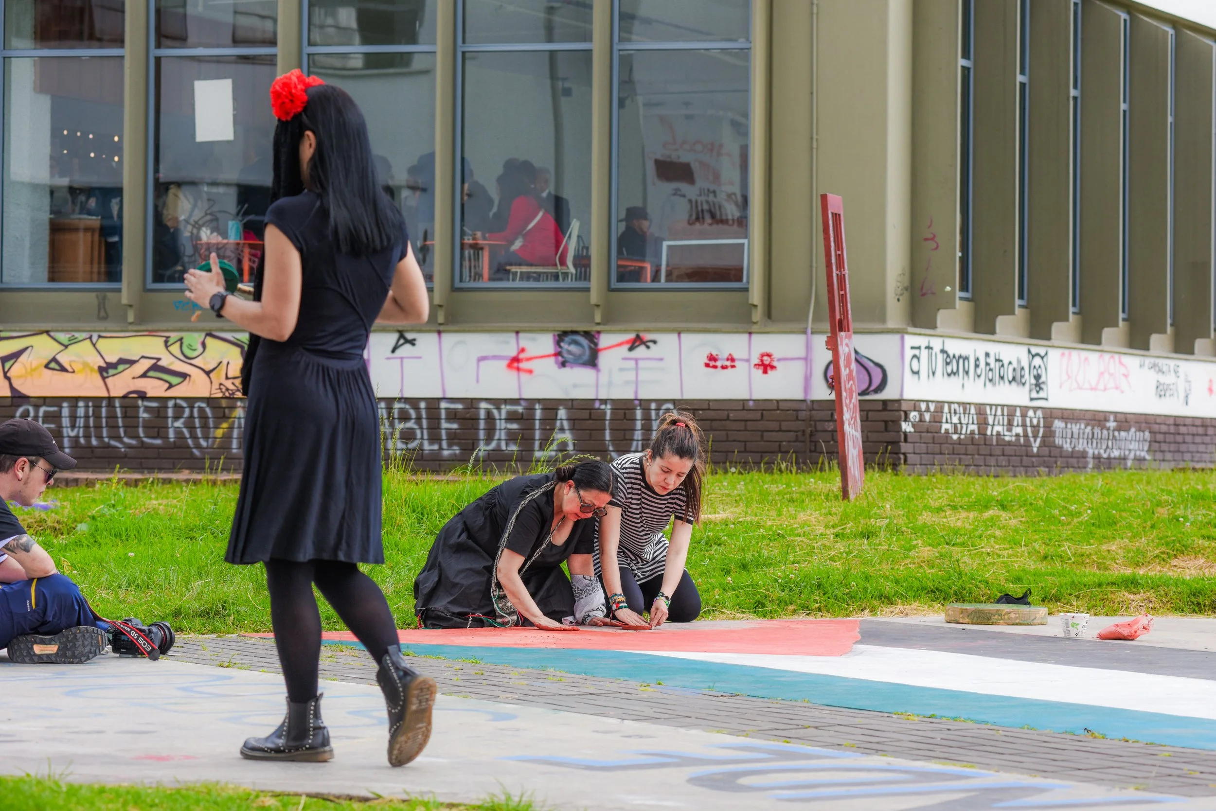 PERFORMANCE V_5632.jpg