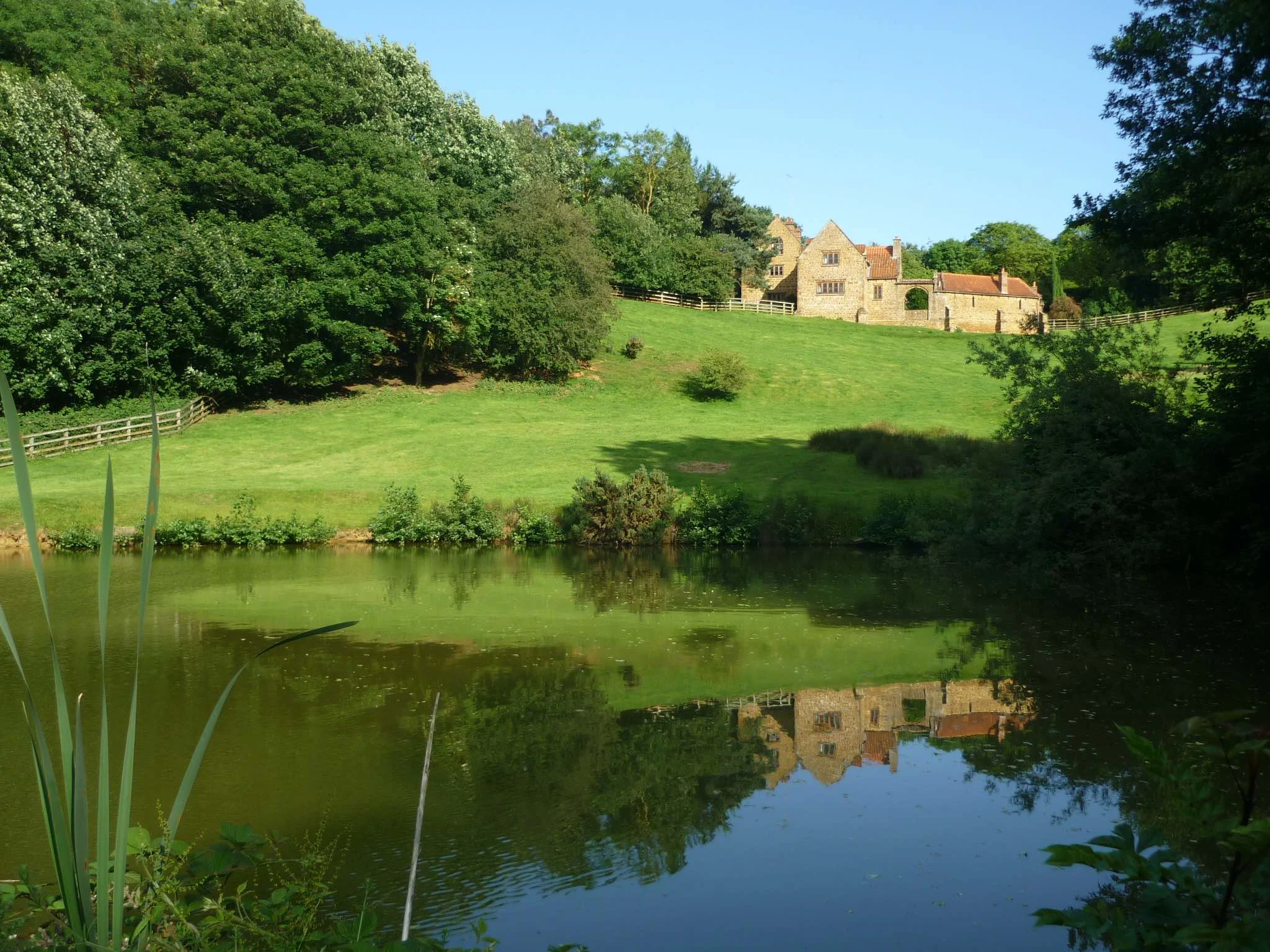 HeathFarm_CottagesReflectedInPond.jpg