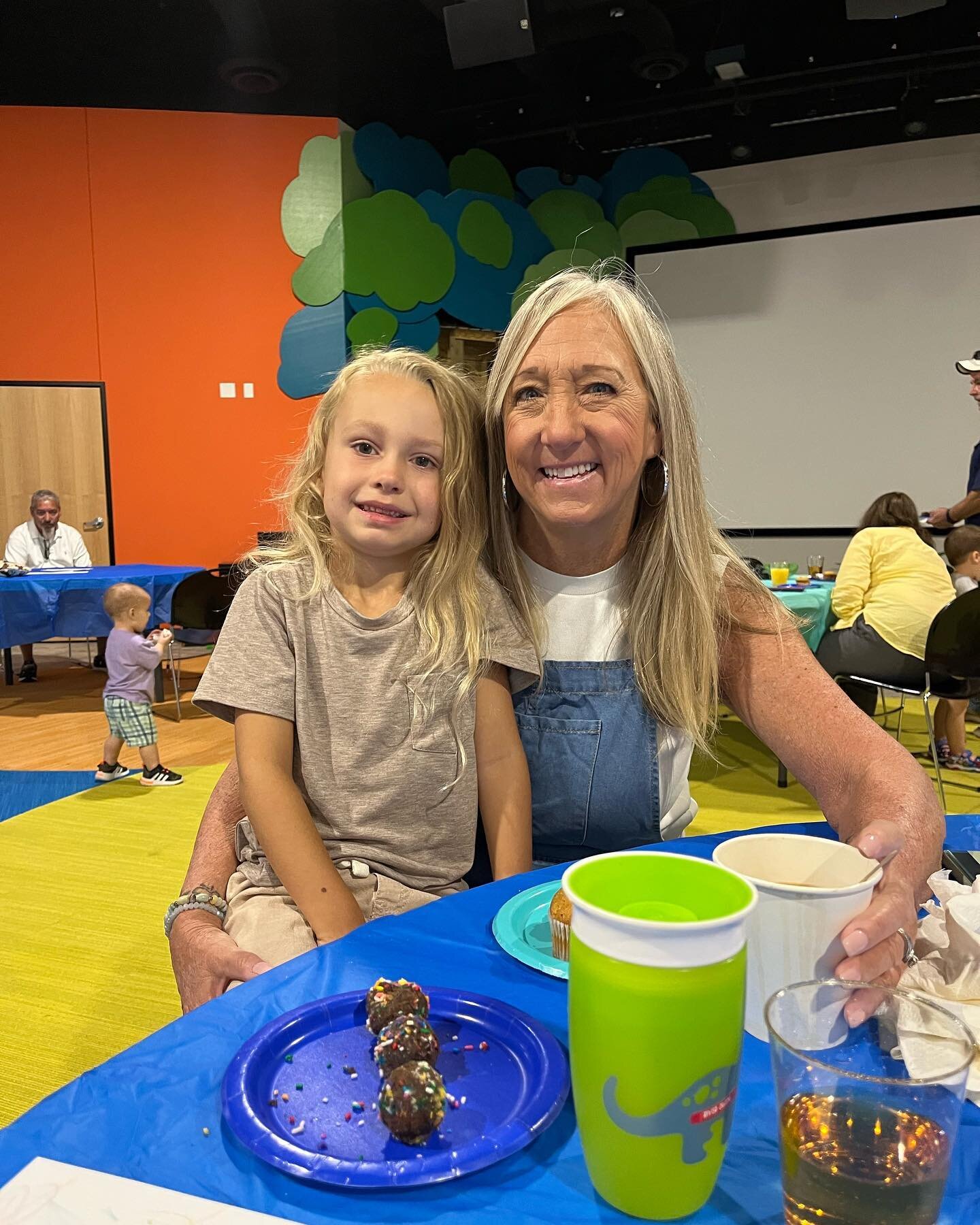 We love our grandparents! Thank you to all of our grandmas and grandpas who came to celebrate a late grandparents day breakfast this morning🩵💚