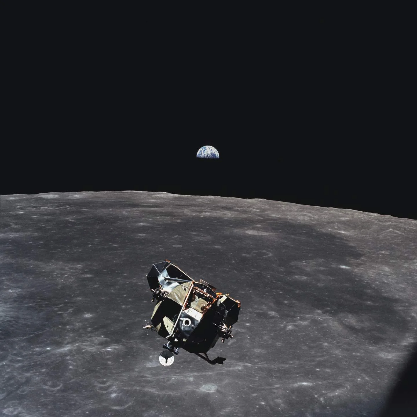 Moon Race: The U.S.-Soviet Competition to Put a Human on the Moon