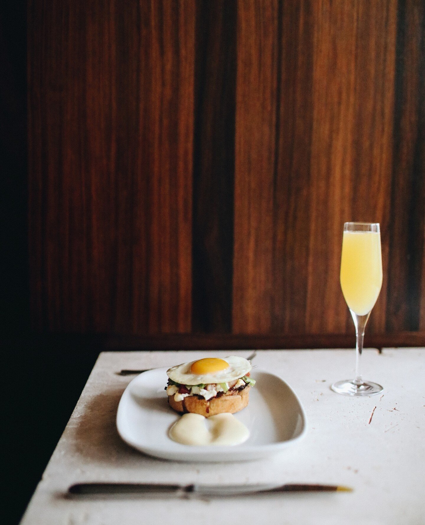 Est-ce vraiment un brunch sans un mimosa? R&eacute;servez votre brunch du week-end d&egrave;s maintenant!