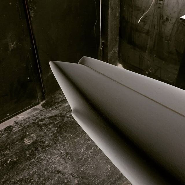 A little MR style custom 6'2 twin fin for Charles. Thanks for trusting ! 
#handshapedonly