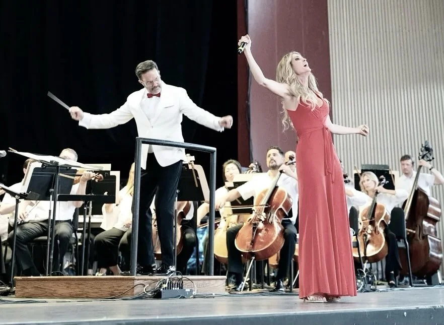 Happy 4th of July everyone! 🇺🇸🎆 God Bless America, my home sweet home!

One more show with the amazing @rocphils at #FrontierField tomorrow night AND my family is here to celebrate with me ✨

Sending so much love to you and yours 
❤️🤍💙
#happy4th