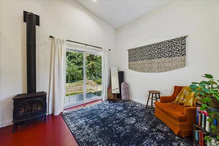 1101mainfer61.jpg