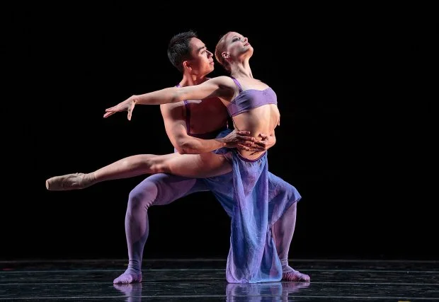 Smuin's Mengjun Chen and Tessa Barbour in Stanton Welch's "Indigo." Photo by Chris Hardy. 2016.