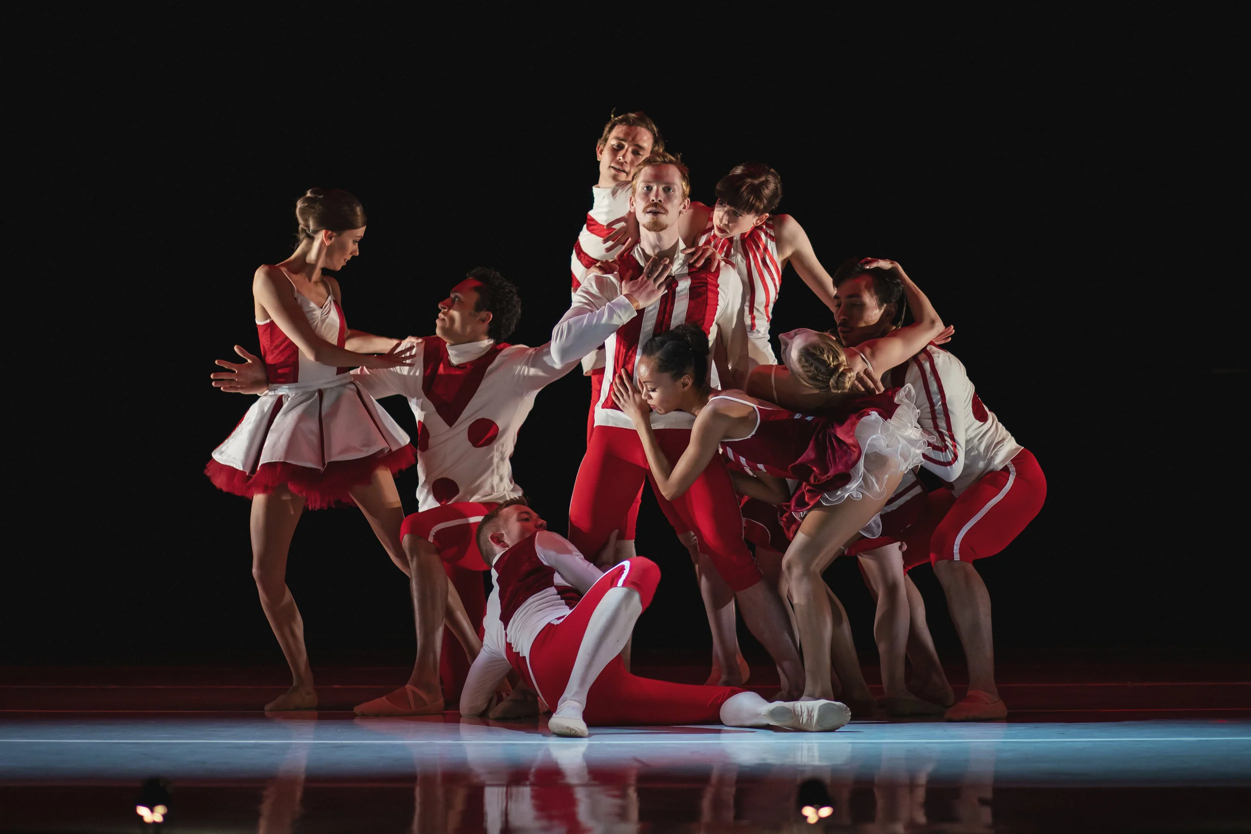 Wonderbound-dancers-in-Cupid_s-Playground-with-the-Colorado-Symphony_photo-by-Amanda-Tipton_20198.jpg