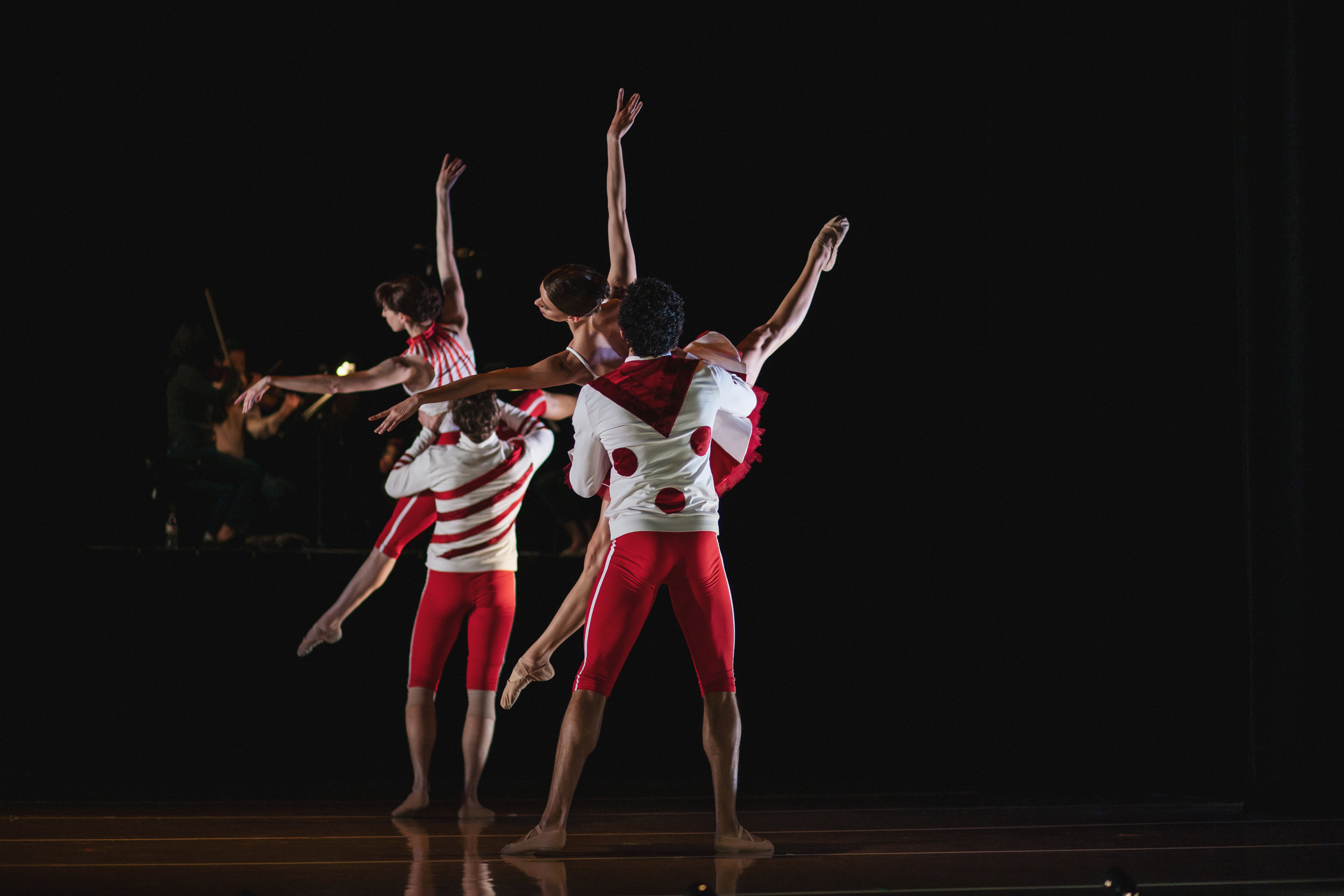 Wonderbound-dancers-in-Cupid_s-Playground-with-the-Colorado-Symphony_photo-by-Amanda-Tipton_201915.jpg