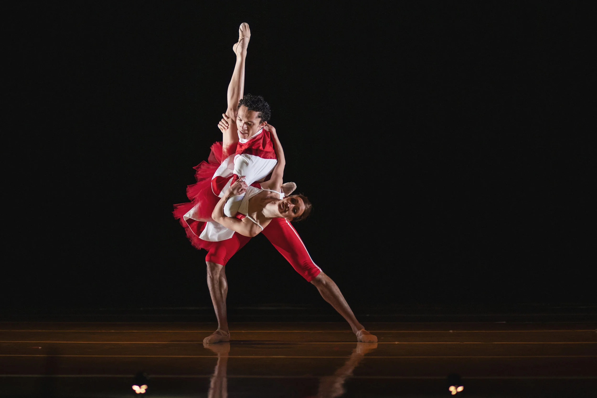 Wonderbound-dancers-in-Company-Artist-Sarah-Tallman_s_Read-The-Signs_in_Cupid_s-Playground-with-the-Colorado-Symphony_photo-by-Amanda-Tipton_201940.jpg