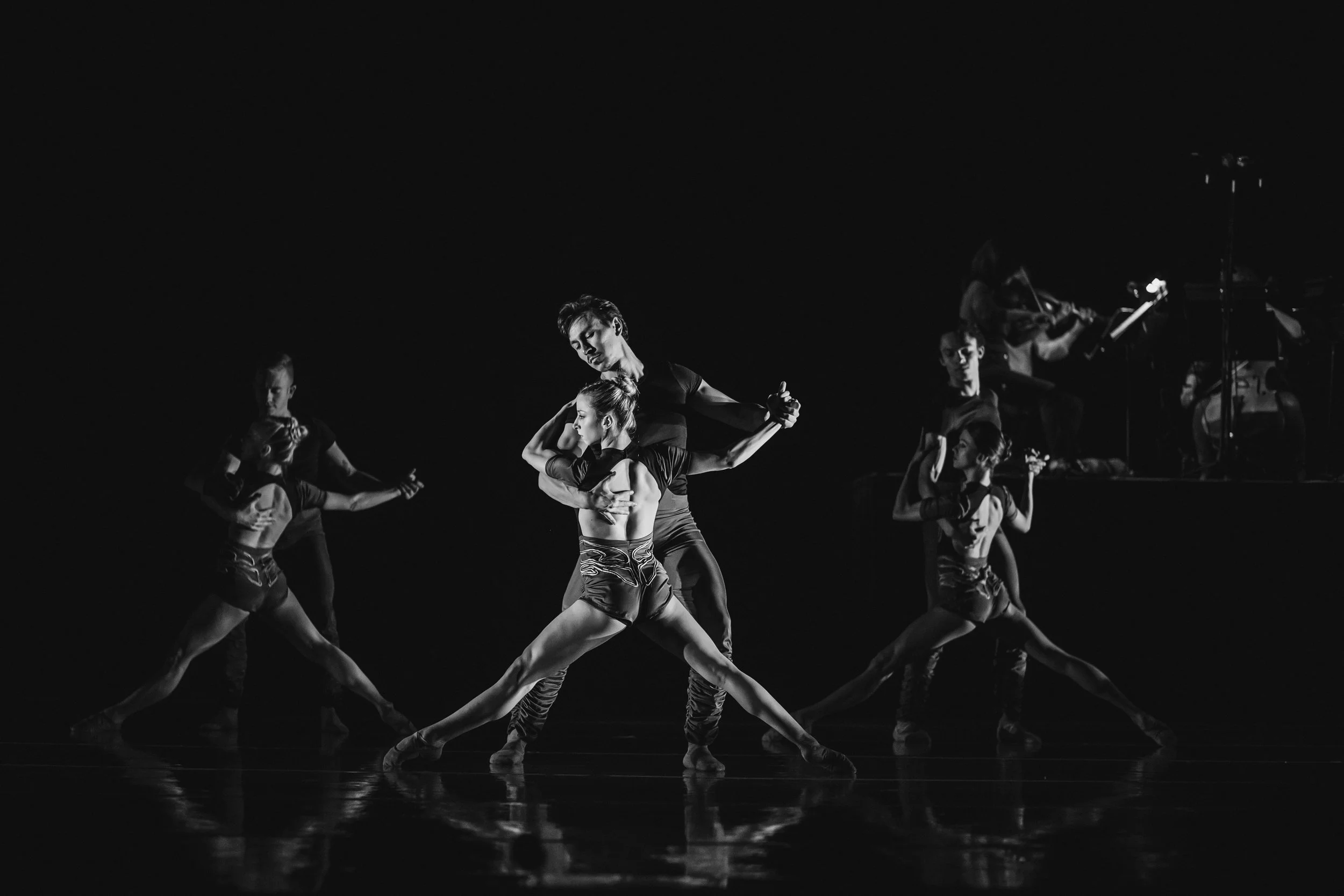 Wonderbound-dancers-in-Artistic-Director-Garrett-Ammon_s_With-Your-Help_in_Cupid_s-Playground-with-the-Colorado-Symphony_photo-by-Amanda-Tipton_20192.jpg
