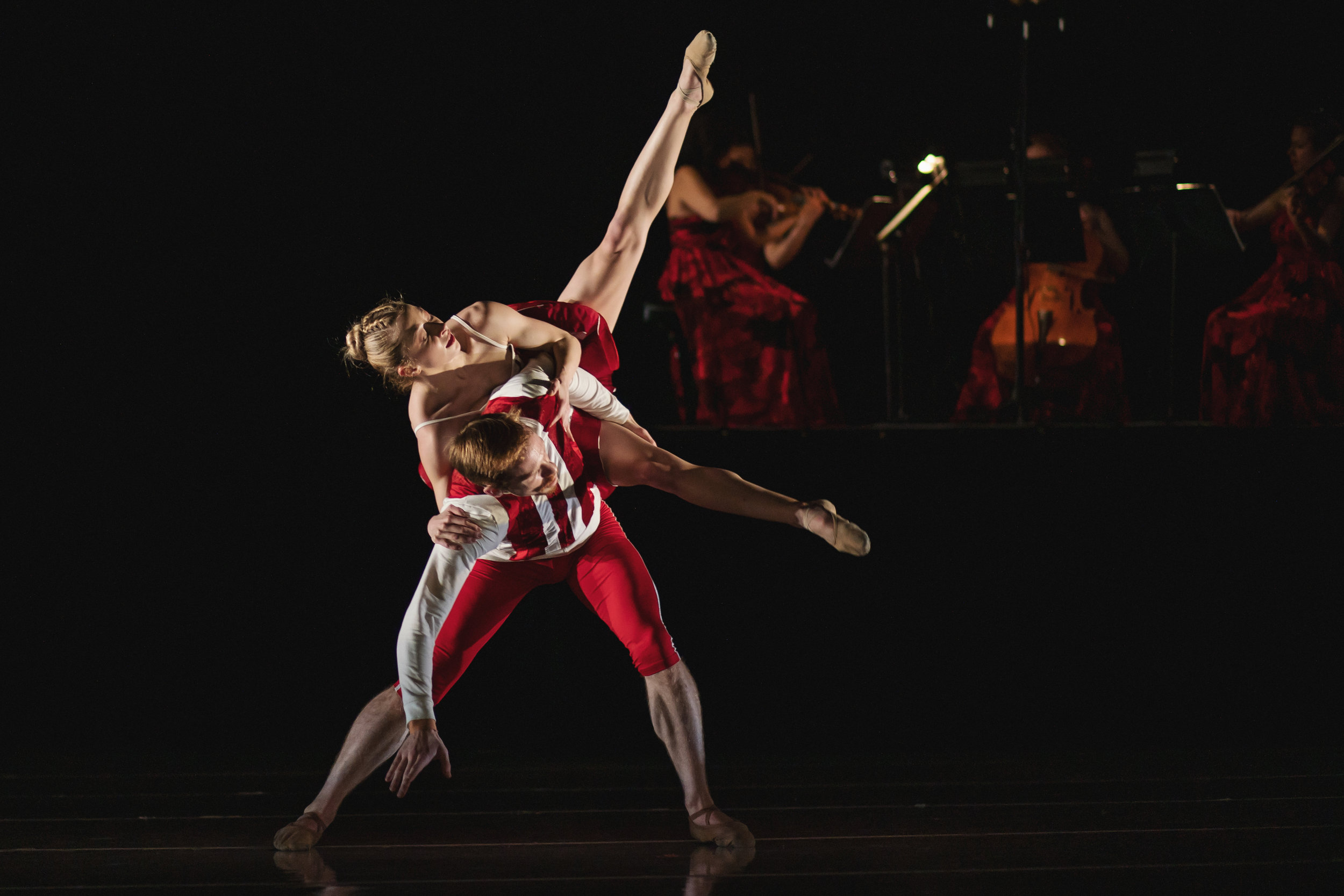 Wonderbound-dancers-in_Cupid_s-Playground_with-the-Colorado-Symphony_Photo-by-Amanda-Tipton_201911.jpg