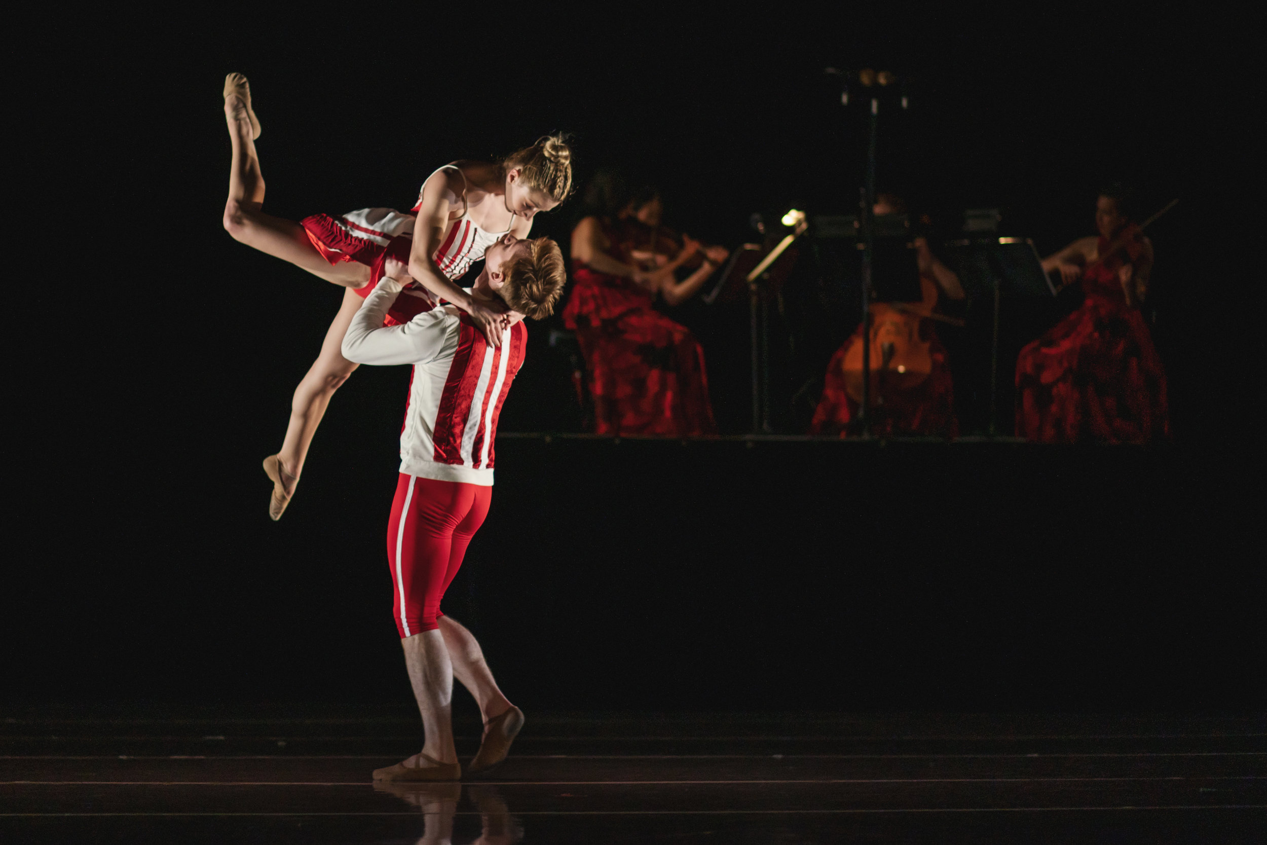 Wonderbound-dancers-in_Cupid_s-Playground_with-the-Colorado-Symphony_Photo-by-Amanda-Tipton_201912.jpg