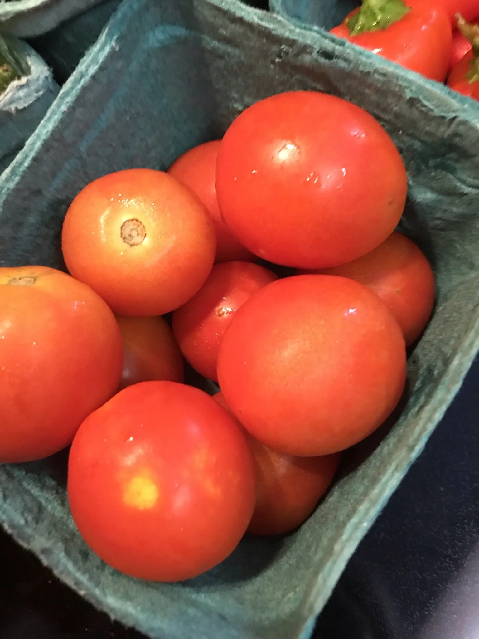 Spicy and Saucy Cherry Tomato Pasta