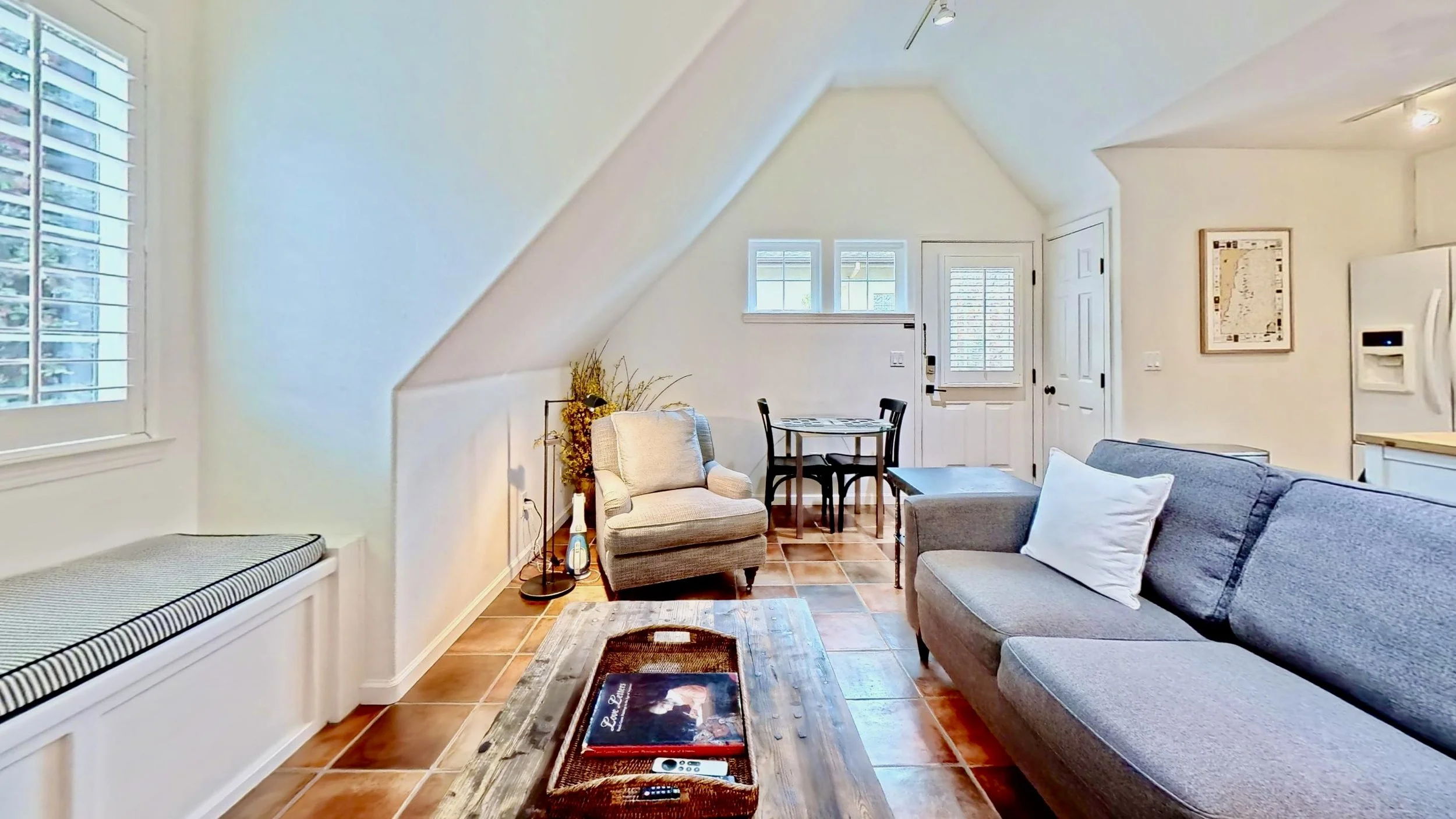 Living Area - 842 Hunt Ave(1).jpg