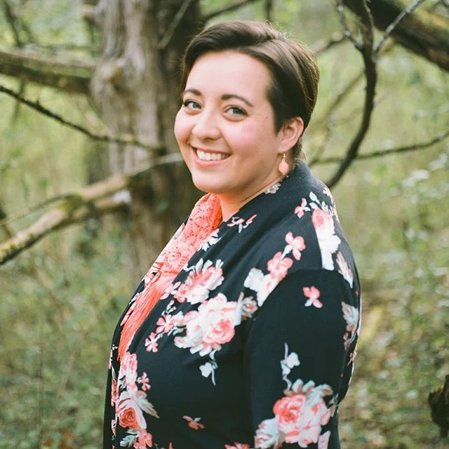 It’s #WorldDoulaWeek Day Two 💗 We have lots of new faces around here so let’s get acquainted! .
.
I’m Tori, the twenty-something Mama behind Mamabear Doula Services 👋🏻 I’ve recently relocated from Downtown Lexington to West Frankfort. I serve all surrounding areas and have been professionally trained by DONA International. I am currently working towards my DONA Birth Doula Certification - my goal is to begin 2020 DONA Certified! 🤰🏽🤱🏻💗
.
.
I've dabbled in many things over the years, including Public Relations, Non-Profit Management, Special Needs Caregiving, and Senior Living Management. When I'm not supporting birthing mamas, you can find me hiking with my sweet baby L (you’ve seen his lil face pop up here from time to time!), chasing after my cats, re-heating my coffee for the 4th time, and you may even find me serving up your favorite latte in Downtown Versailles! ☕️
.
.
There’s a very good chance that when we meet, I’ll be wearing this cardigan. It’s my favorite! 💗
.
.
.
📸: @sarahedunnphotoanddesign .
.
#doula #birthdoula #mamabeardoulaky #mamabeardoulaservices #lexington #kentucky #sharethelex #babies #children #mama #love #women #empowerment #labor #lexingtondoula #sharethelex #DONA #pregnant #pregnancy #newborn #newborncare #momlife #newmom #naturalbirth #worlddoulaweek #worlddoulaweek2019