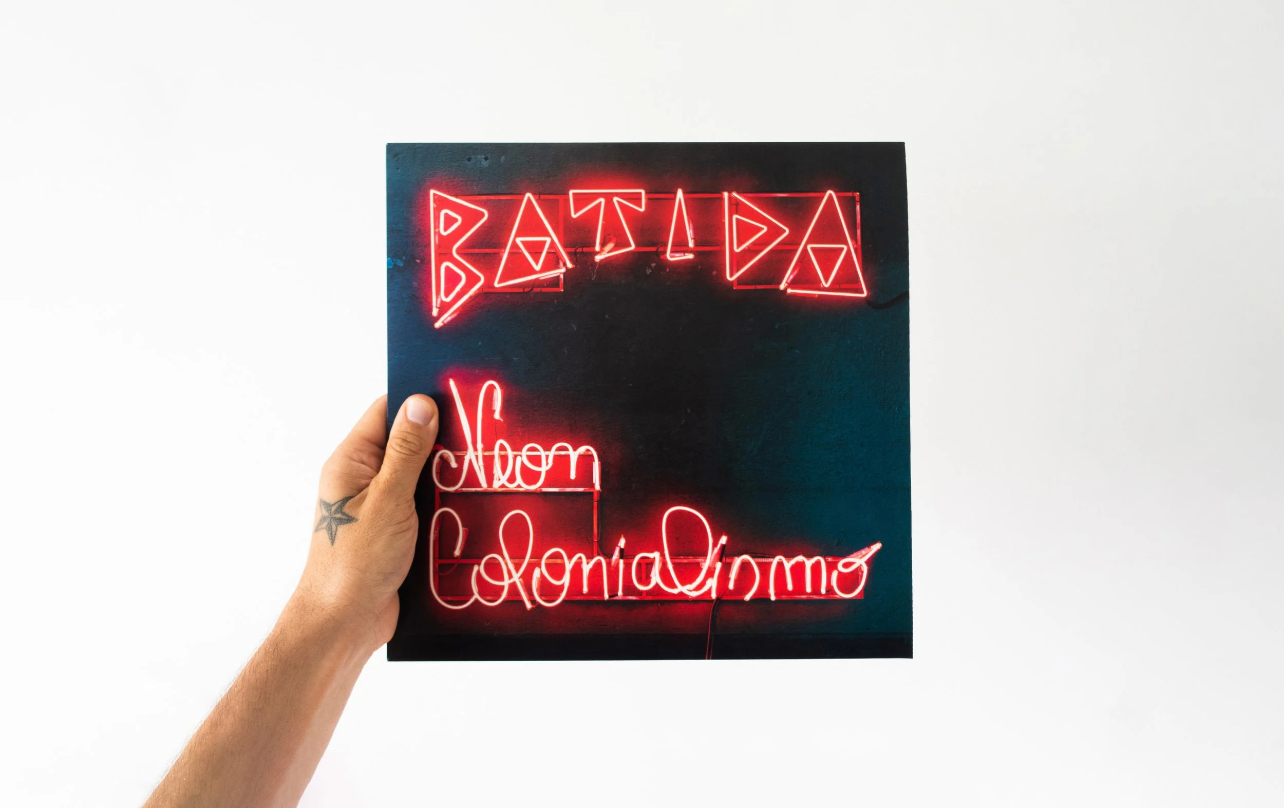  Artwork design for Batida’s Neon Colonialismo album.  The iconic Batida album logo was adapted based on the “Neon Colonialismo” sign made for Batida’s 2020 art residence in Casa Independente. 