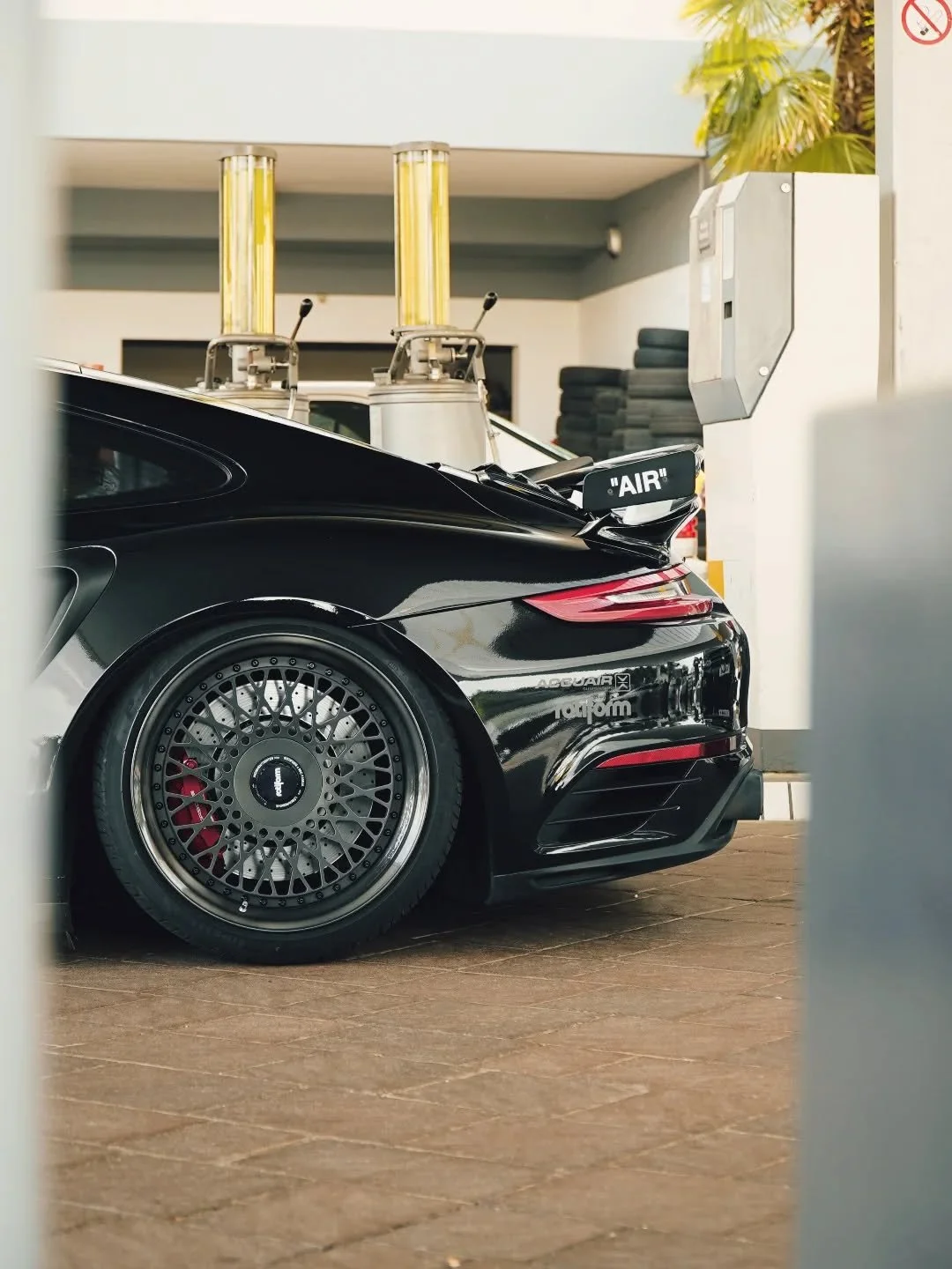 Memories...

#porsche #porsche911 #911turbo #porsche991 #991turbo  @accuair @rotiform @the911page @elferspot @type7