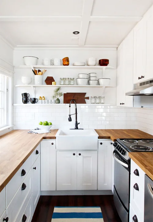 A Small Kitchen Decoration: Transform Your Space with Stylish Tips