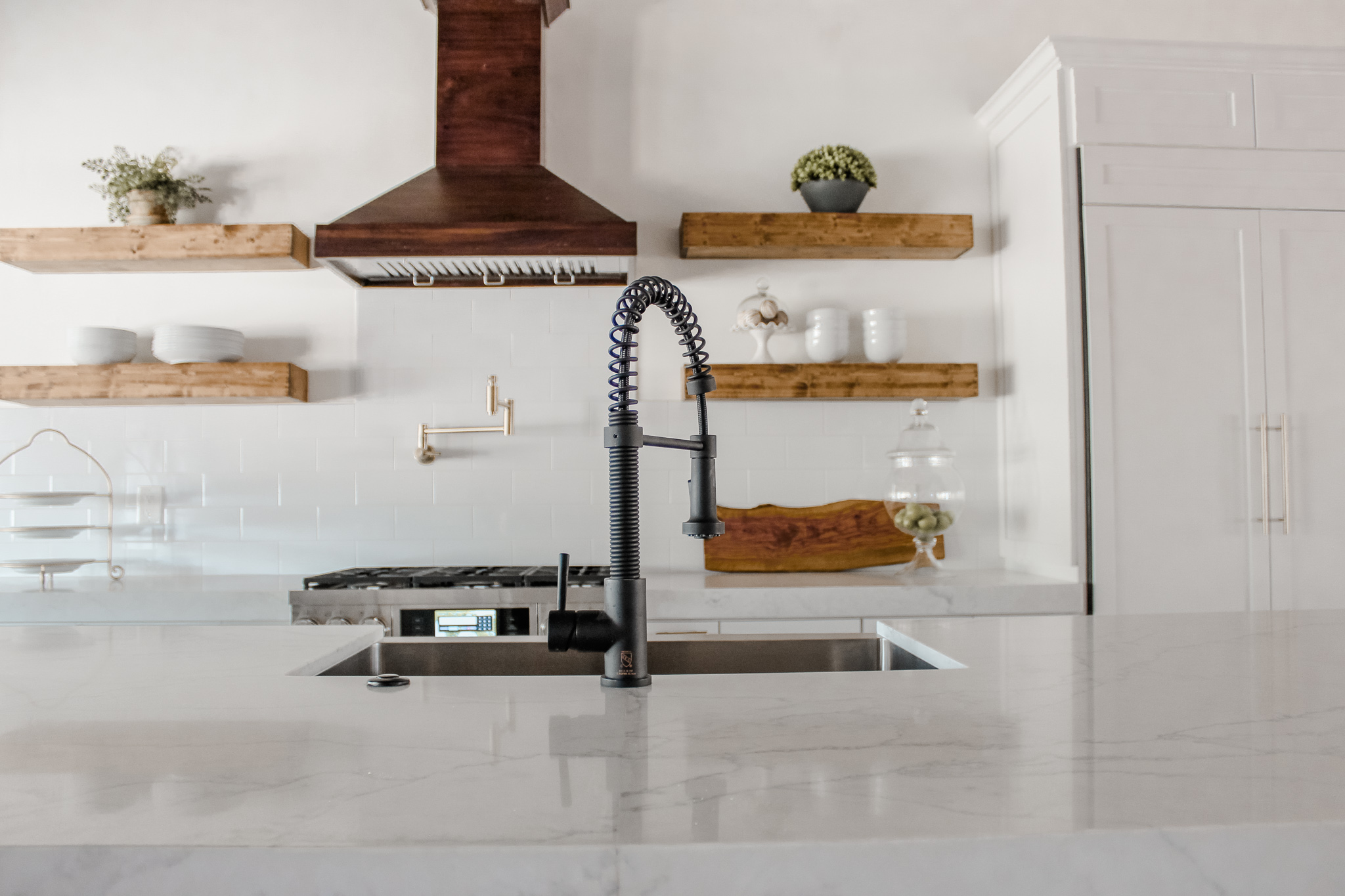  THE TOP 5 KITCHEN FAUCETS YOU NEED IN YOUR HOME TODAY! | VIGO Industries - Kitchen Design Ideas - Kitchen Remodels - Home Interior - Modern Kitchen Sinks and Faucets 