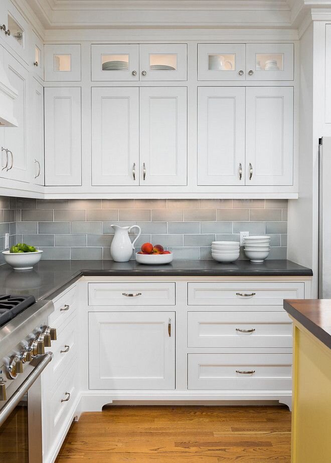 kitchen-backsplash-white-cabinets-17989b306935c2ad598e120b385c4981.jpg