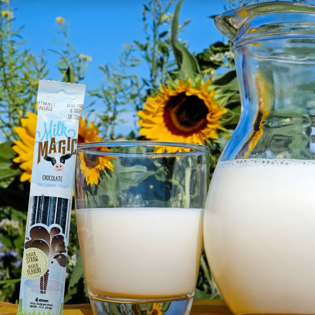 Magic Straws hopes you are able to enjoy a glass of milk (or milk alternative) &amp; a pack of your favorite milk straws outside this weekend!🌞
&bull;
&bull;
&bull;
#magicstrawsofficial #magicstraws #milkmagic #watermagic #magicmonday #chocolate #st