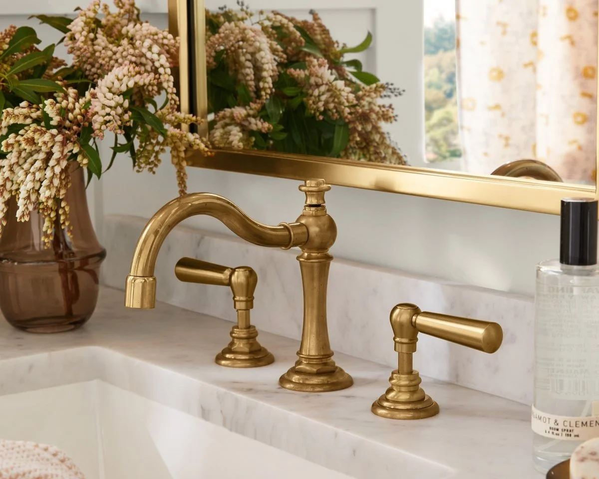 2023_Q2_Traditional_Powderoom_Connor_Faucet_Sell_Final.jpg