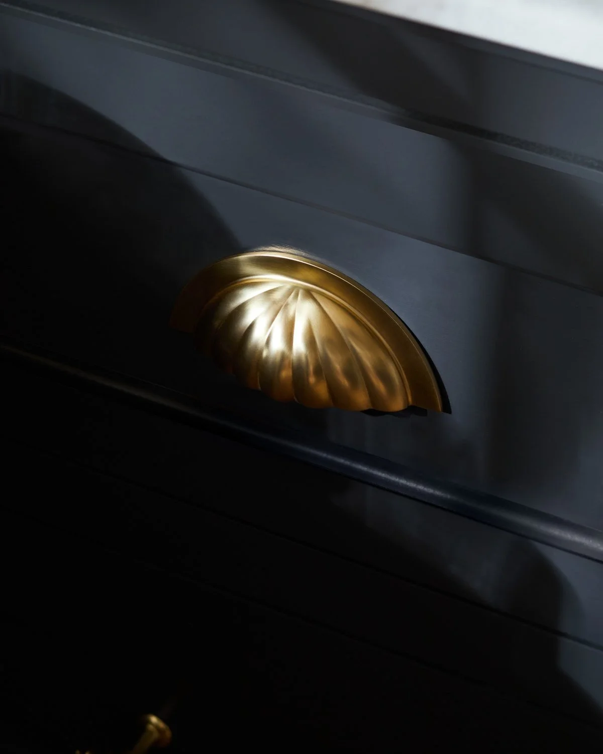 2024_Q3_Kitchen_Eastmoreland_Ellis_Bin_Pull_Detail_Final.jpg