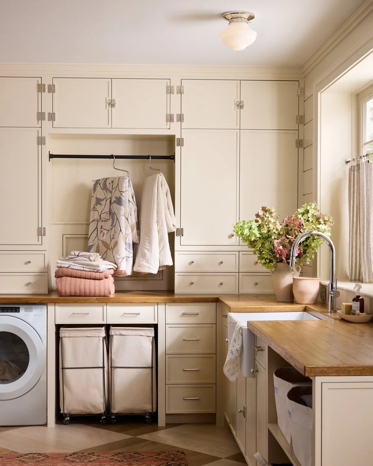 2024_Q4_Utilitarian_Elsie_Laundry_V_V1_Final.jpg