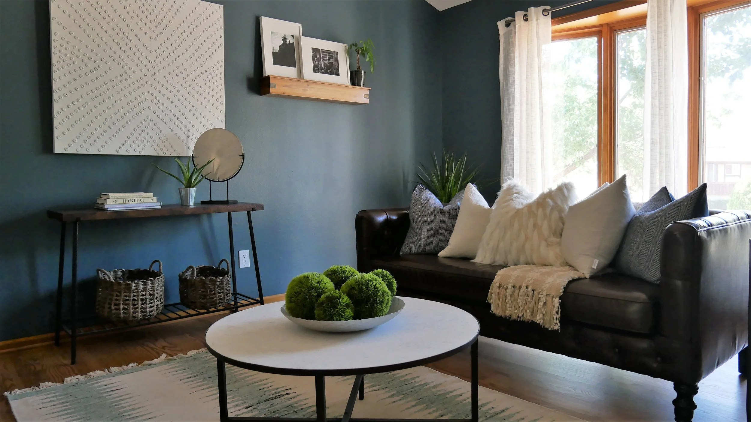 Living Room 2.JPG