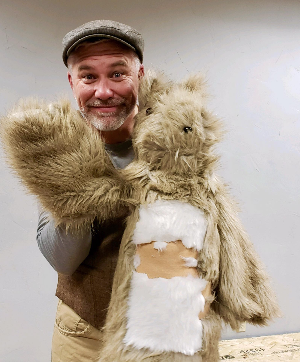 Verge veteran Willie Eide plays Ulysses, the (flying) (poet) (squirrel) hero of the show.