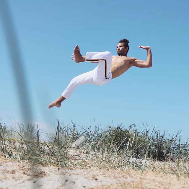 Outdoors Capoeira class on Wednesdays
Here in Malm&ouml;. 
By Ribban just after The Urban Beach sign.
Time 18:00-19:30
60kr minimum donation.
Ideal for beginners but all levels are welcome.

#capoeira #Africa #Brazil #capoeiraeverywhere #capoeiralife