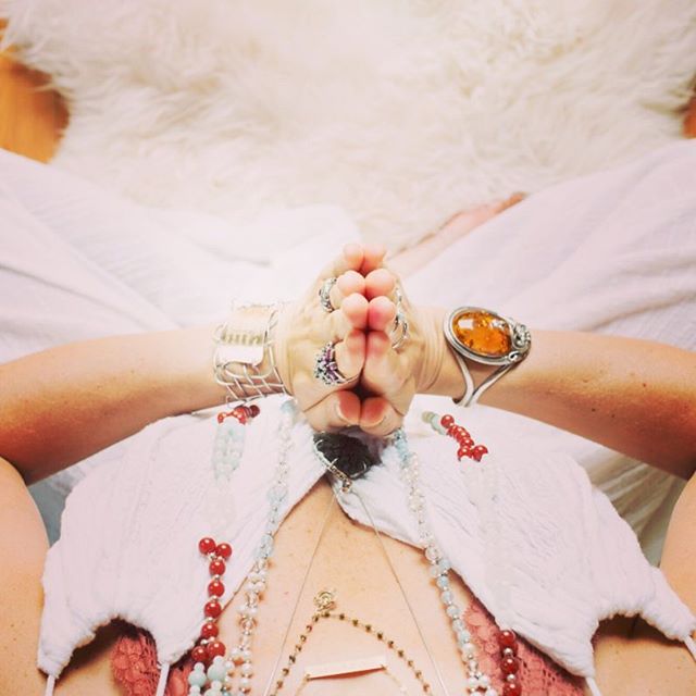 Howdy Lovers!
❤️
Tuning in with you to share the invitation my guides brought forth in Visioning today.
The highest order of the day was to Rectify.
By creating a Reconciliation List.
.
Listing ALL of the pivotal beings in your life.
Family, Friends,