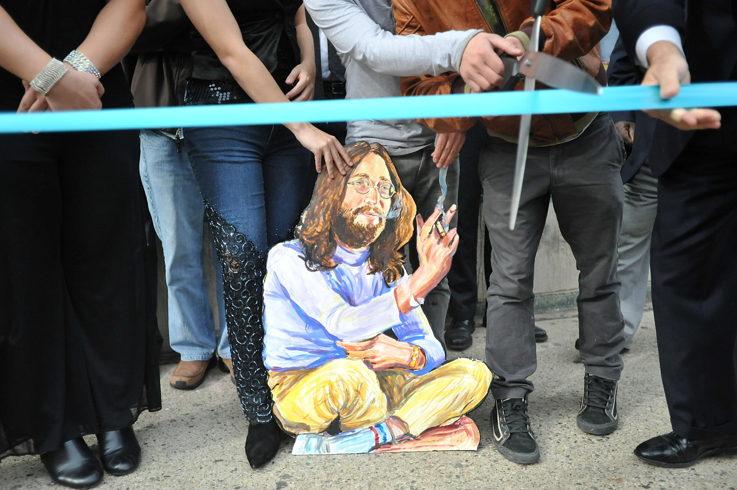 G1019HIPPIES 01.jpg