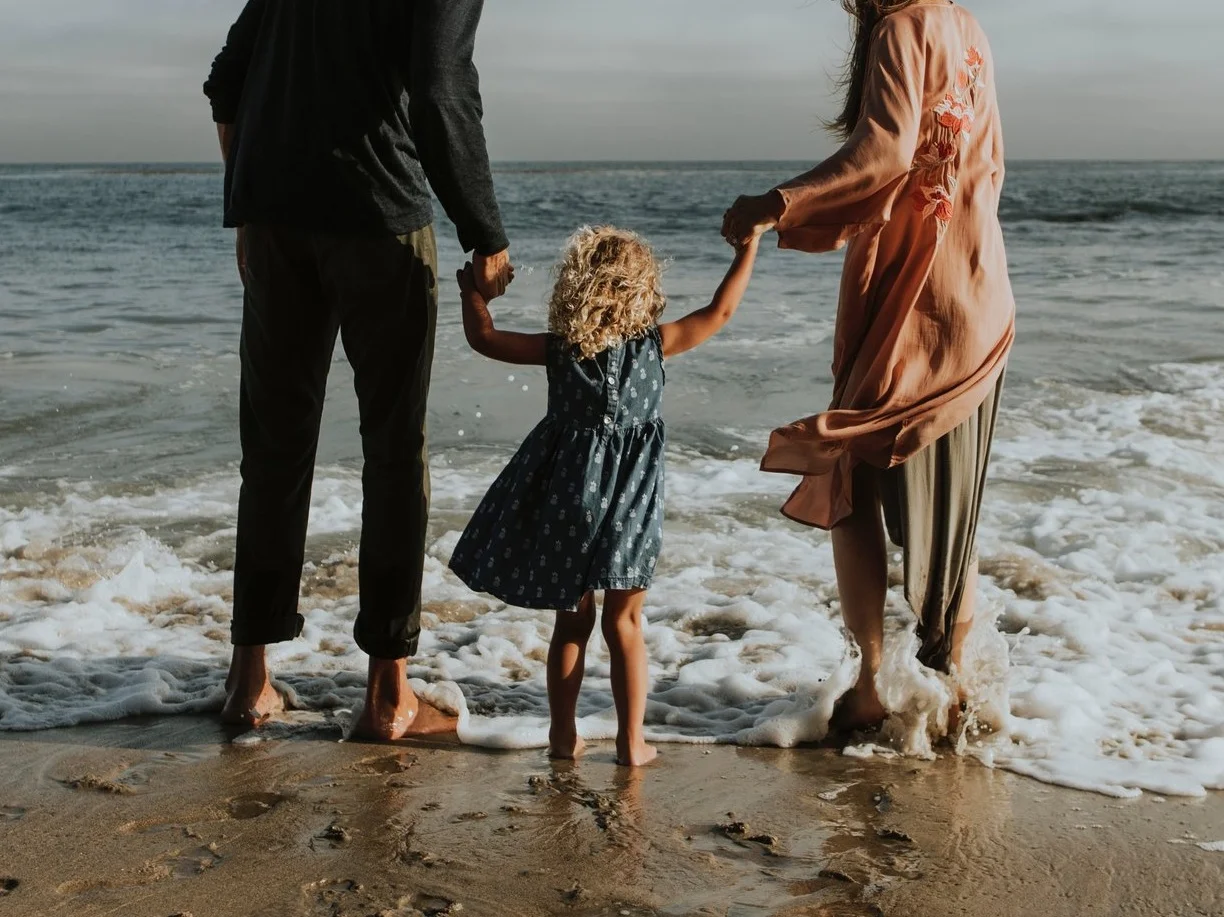 barefoot-beach-cheerful-1574653.jpg