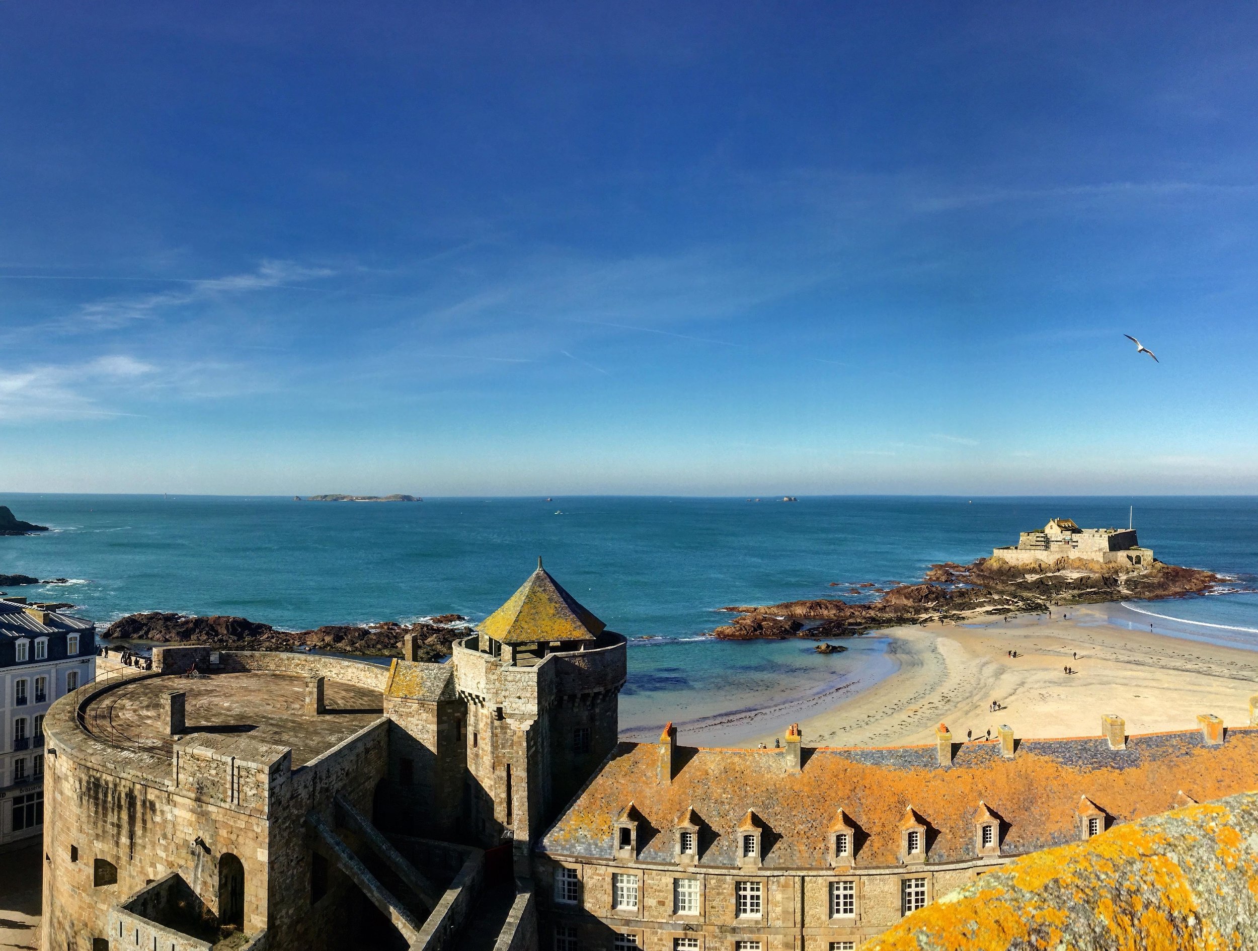 360 degrees of this … indescribable. To the right you can see the Fort National built in the 1600s to protect the port.