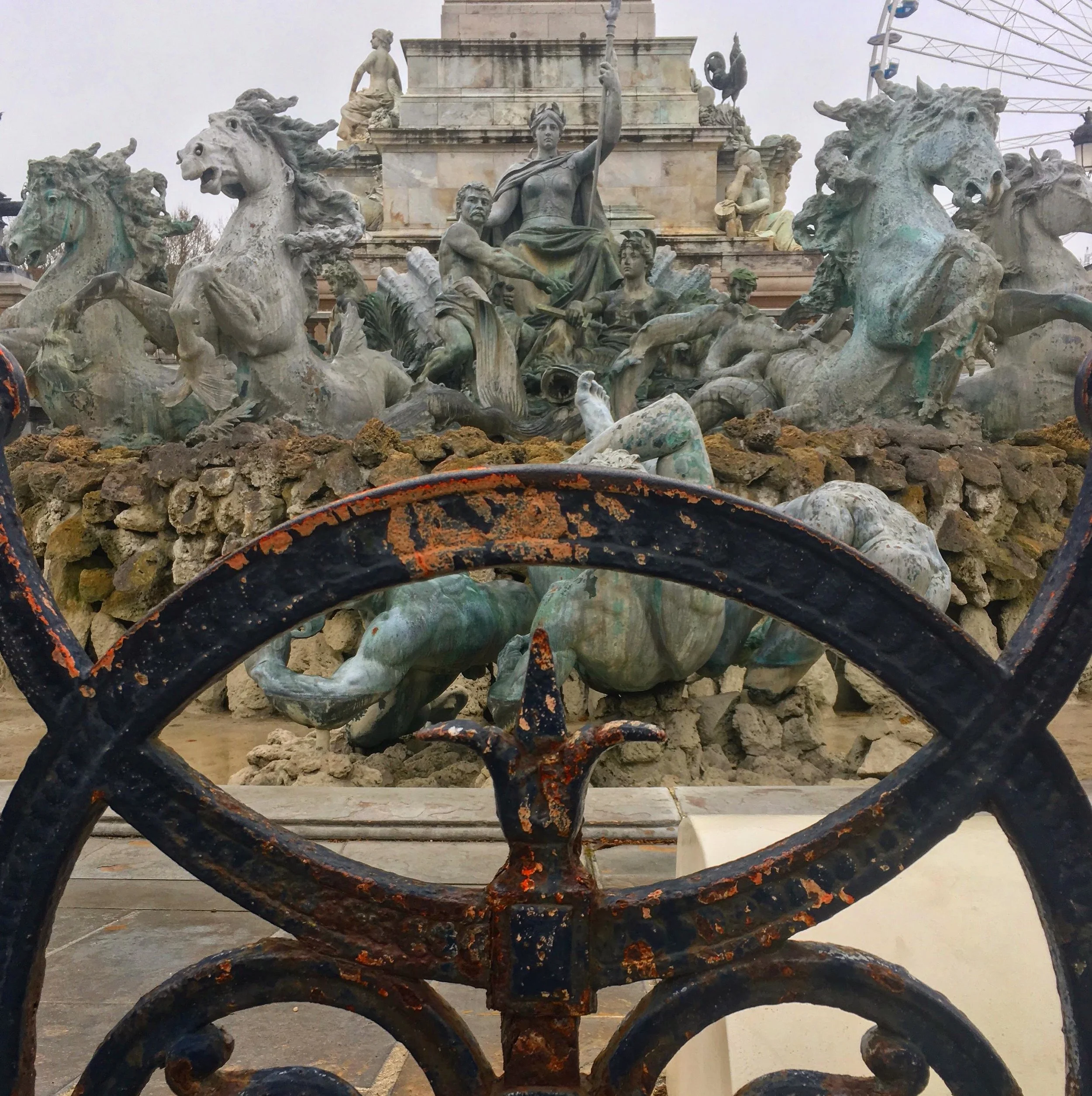 Monument aux Girondins at la Place des Quinconces with a fleur de lis. I’m always on the hunt!