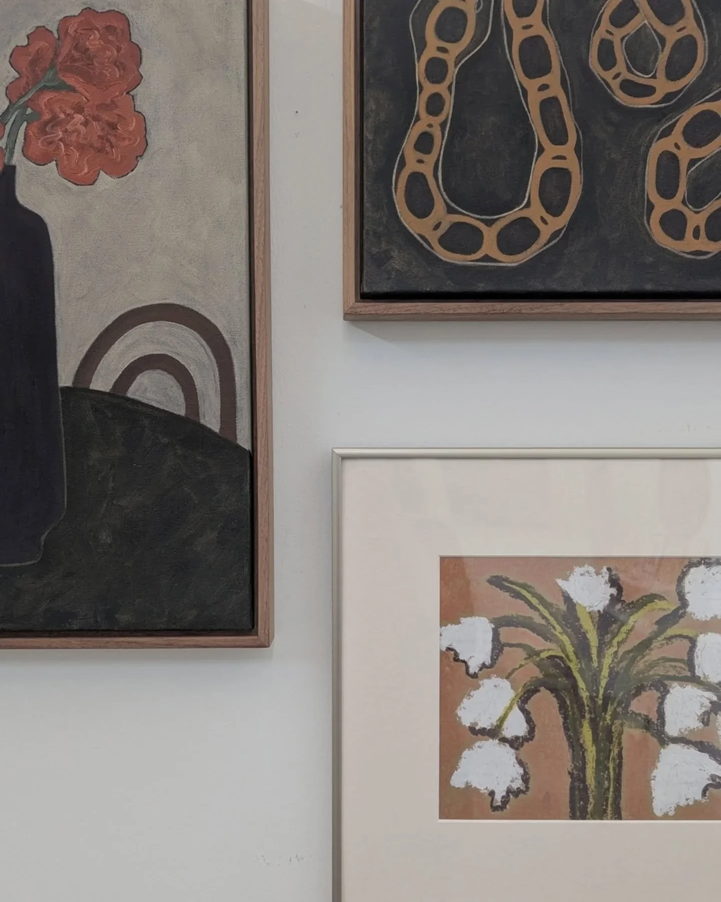 Different mediums, same intention.

Wearing the Asteria Earrings from the Relic Collection.