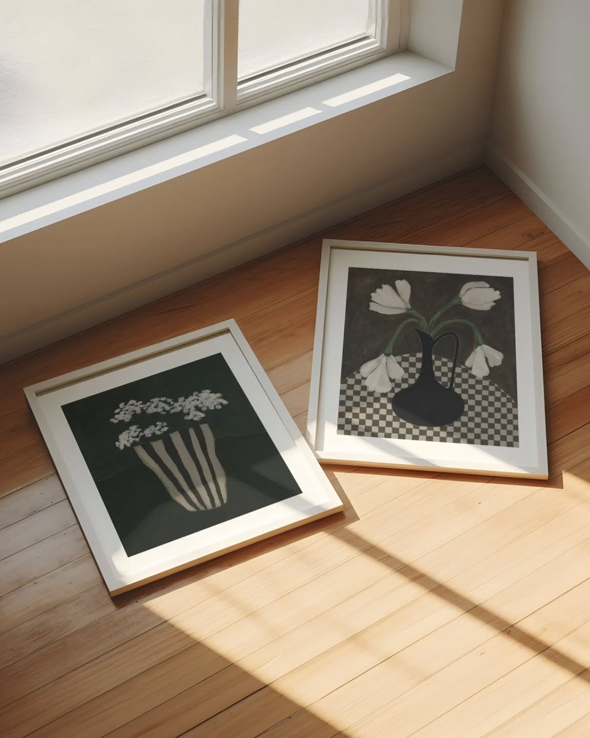 White flowers, always 🤍
"Striped Vase" and "Stiletto" prints in the sunshine