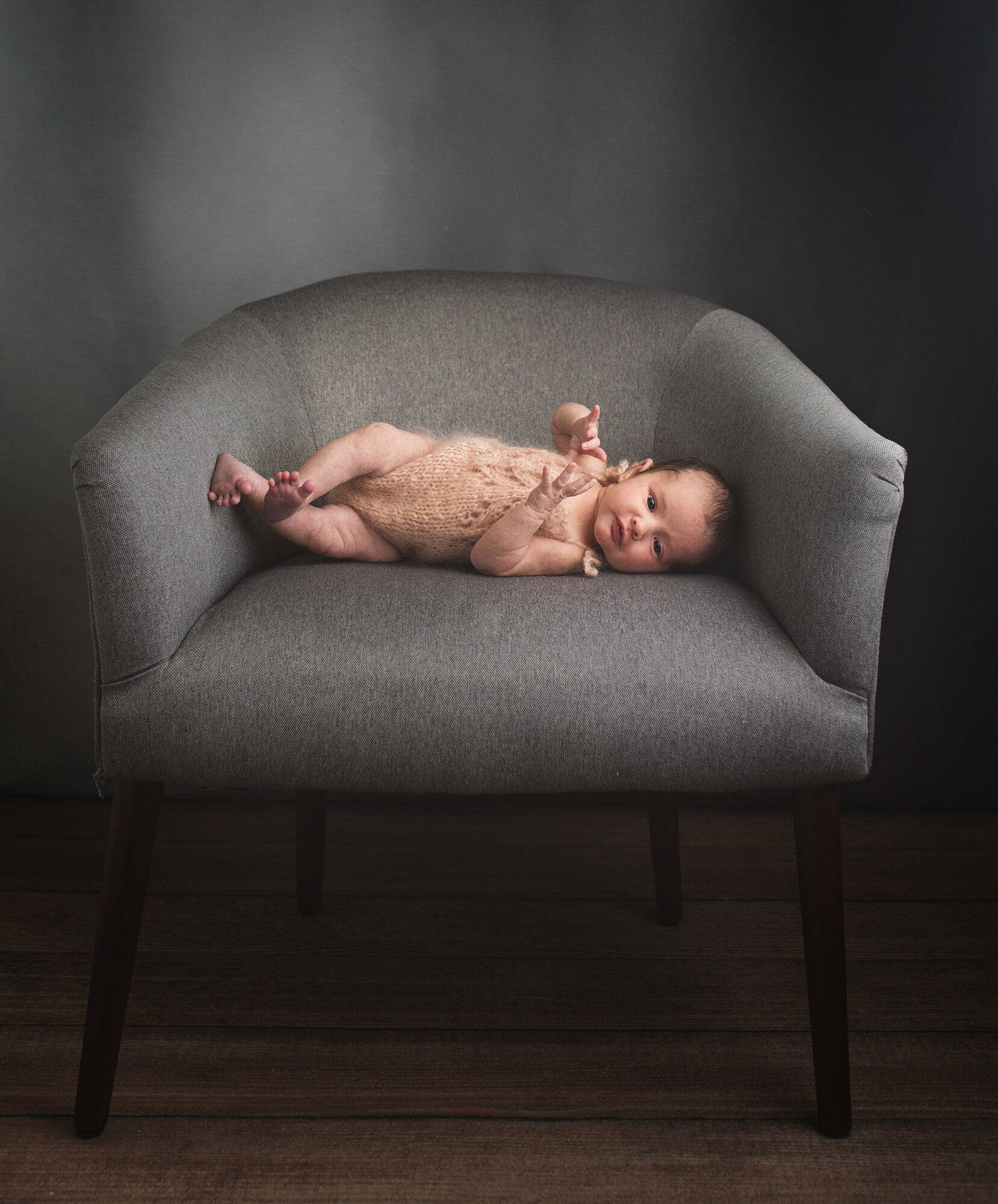Des-Moines-Newborn-Photography_17.jpg