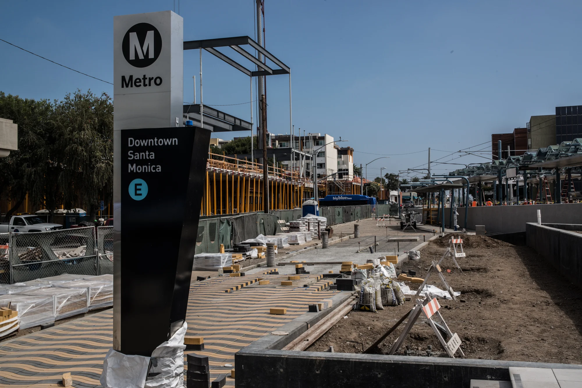 Grand-Pylon-at-Downtown-Santa-Monica-Station.jpg