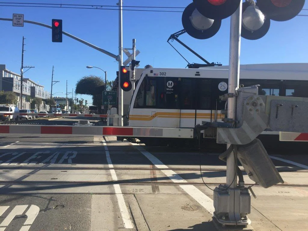 Expo 2 20th Street LRV Crossing.JPG