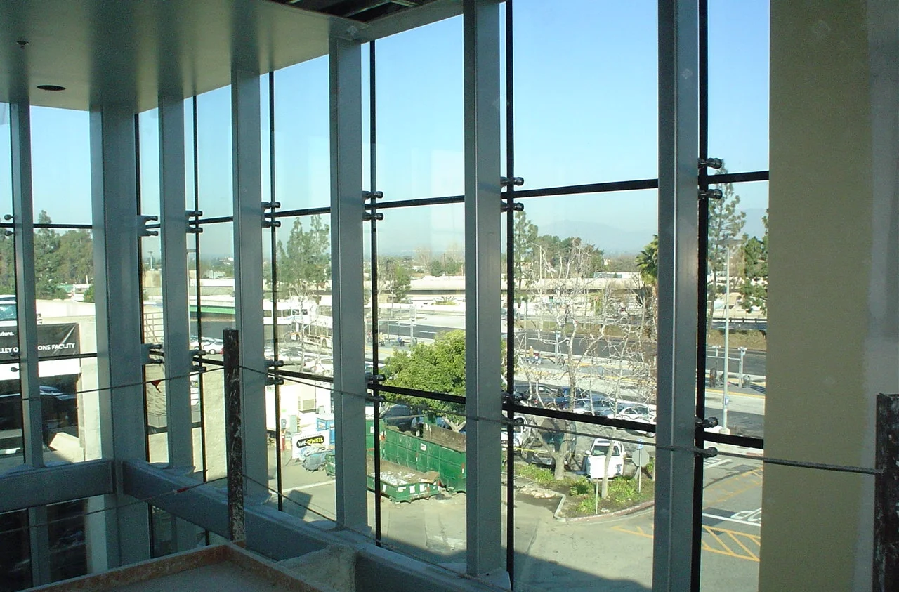 Div 9 3rd Fl Atrium Facing N Wall.JPG