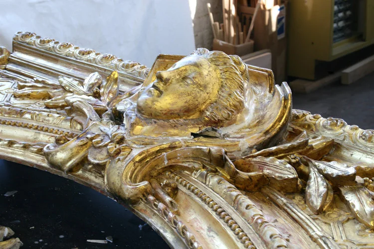 gilteood-mirror-frame-during-conservation.jpg