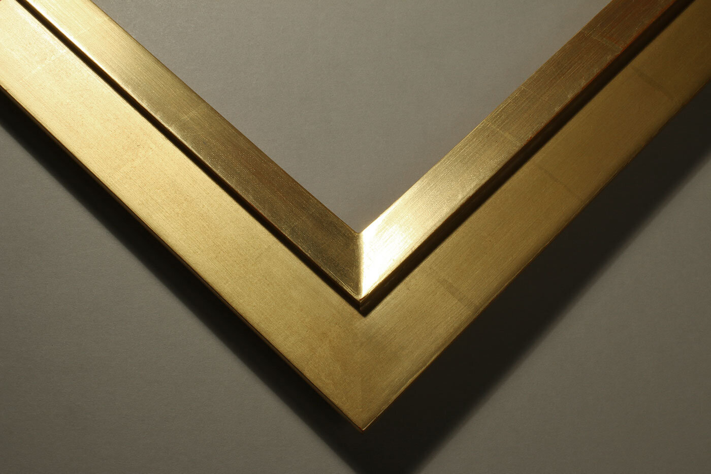 closed-corner-frame-with-gold-leaf.jpg