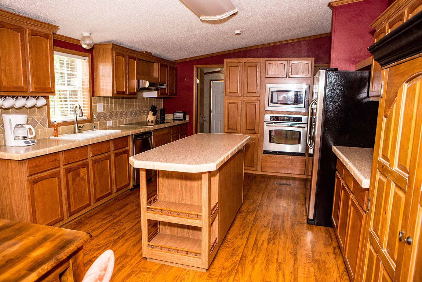 large cabin kitchen sink.png