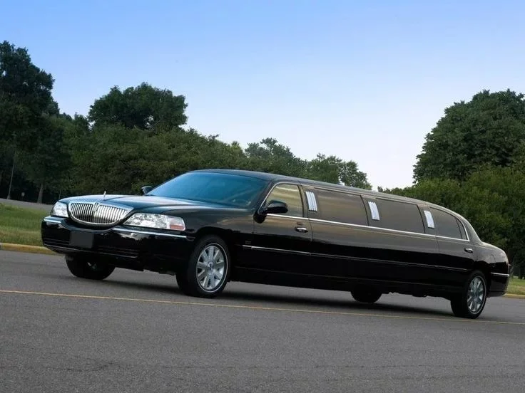 stretch limo.jpg