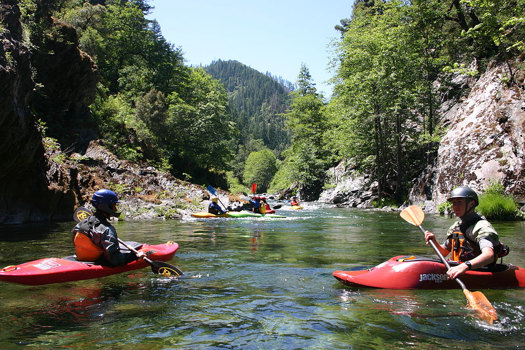 1024px-Alzar_School_students_on_Clear_Creek.jpg