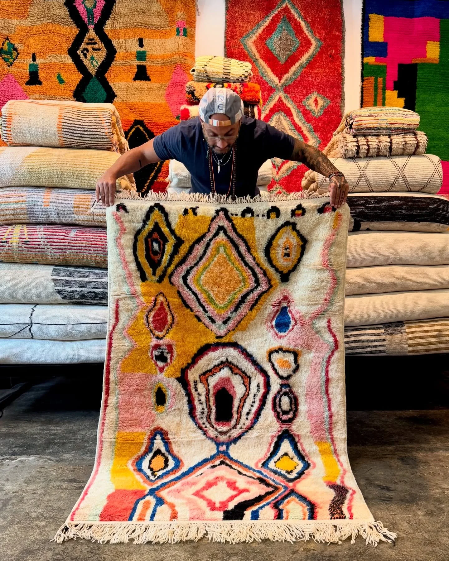 😍 A petite gem from the Taznaght region&mdash;this small-size rug features a beautiful flow of colors in an artful composition. DM for details. 
&bull;
#moroccanrugs #contemporaryrugs #boho #berberrugs #vintagerugs #home #homedecor #interiordesign #