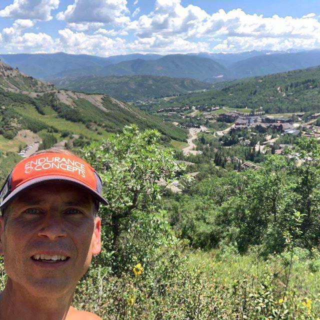 #TeamEC spotted in Aspen. Darrell getting work done on vacation and getting quality outside time with the kids! Love it!
#optoutside #goteamec #trainingvacation #lowstress #aspen #ecsweats #mountainrun #mountainboews #trailrun